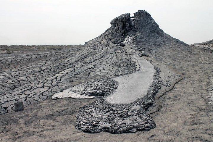 ゴブスタンと泥火山の半日アドベンチャー