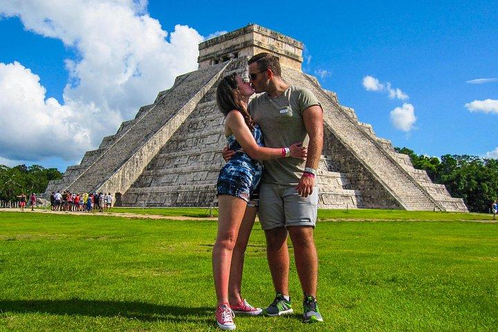 Chichen Itza, 2 Cenotes & Valladolid Tour from Cancun