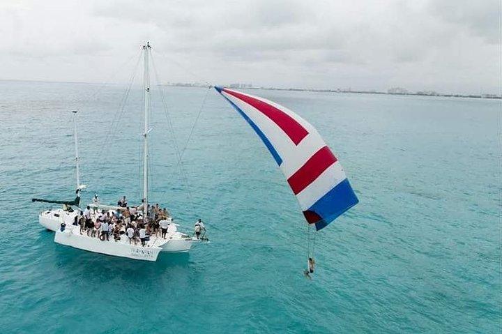 Trimaran La Lupita、カンクンからムヘーレス島へ出航