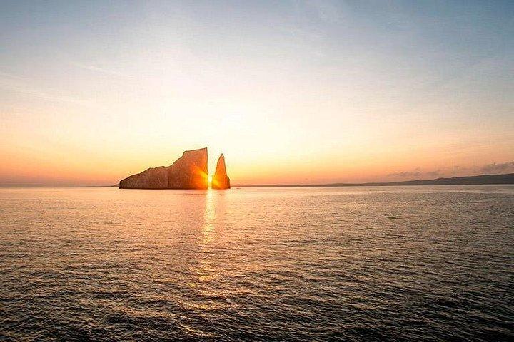 Kicker Rock og stranden