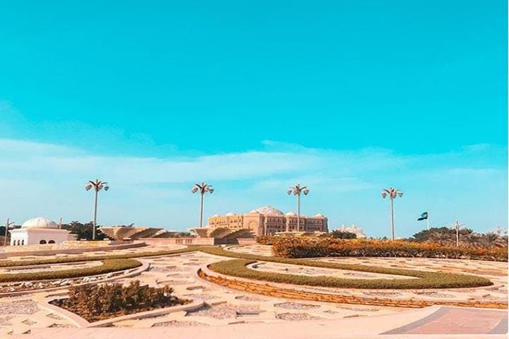 Dubai to Abu Dhabi Full-Day Shared City Tour