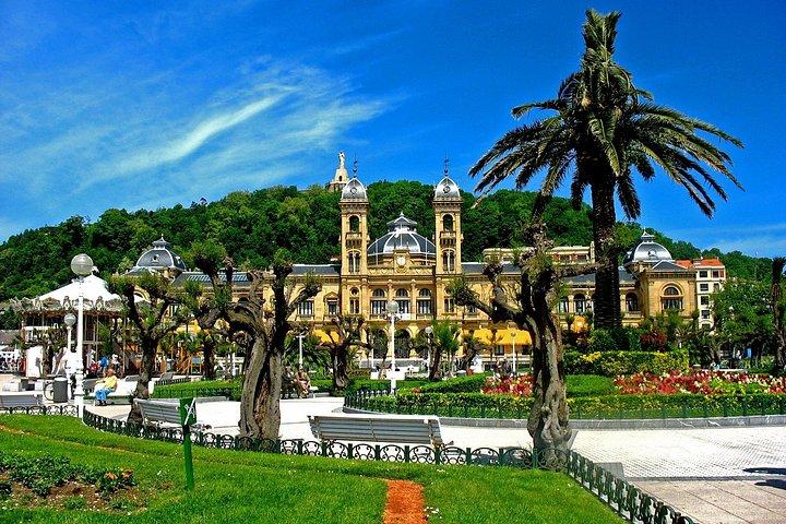 ビルバオ発サンセバスチャン日帰り旅行：ロヨラ聖域＆ゲタリア