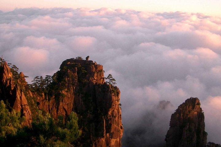 All-Inclusive Private Tour: Huangshan Mountain Exploration With Round-Trip Cable Car