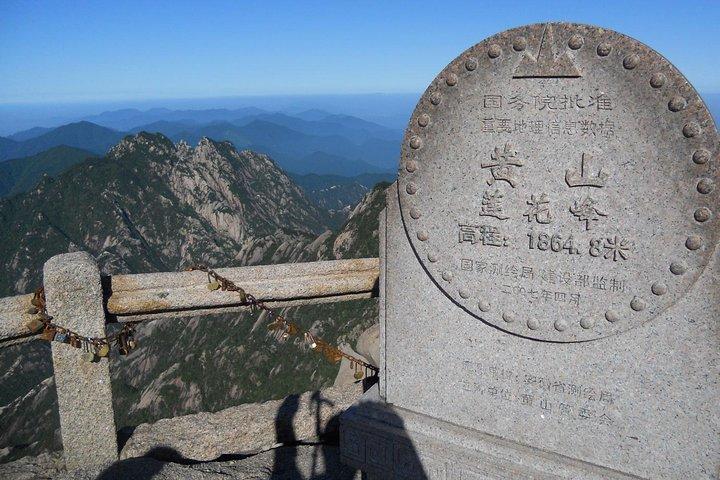 All-Inclusive Private Tour: Huangshan Mountain Exploration With Round-Trip Cable Car
