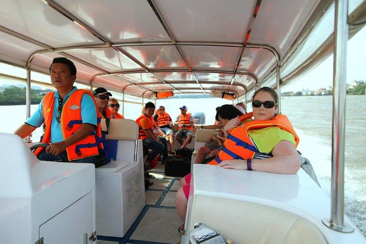 Tour de meio dia pelos túneis de Cu Chi com barco de luxo