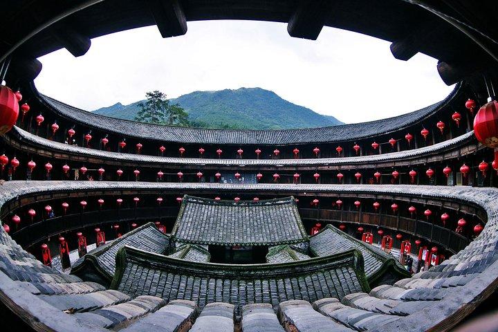 Excursion d'une journée: Nanjing Tianluokeng Hakka Cluster de Xiamen