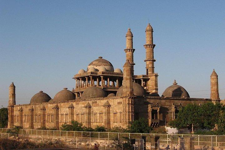 Erkunden Sie Vadodara und Champaner von Ahmedabad