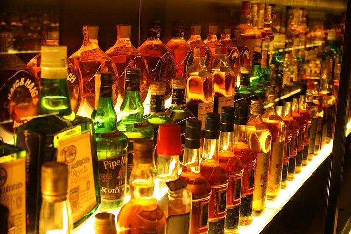 Scotch Tour Edinburgh with a Local Expert: Private & 100% Personalized