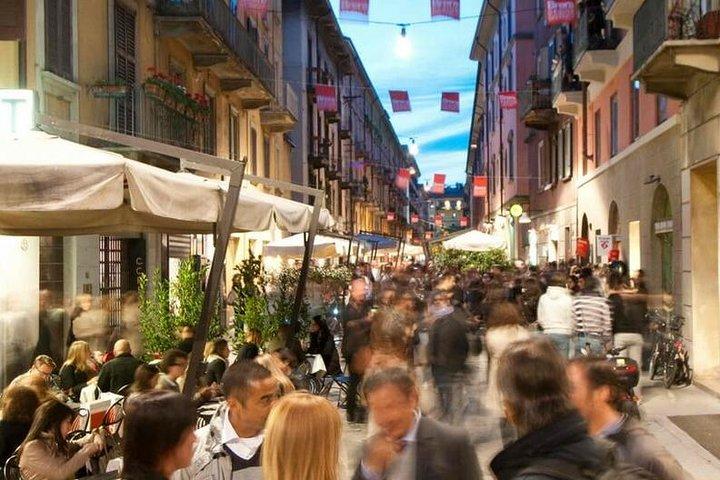 ミラノのナヴィッリで地元民と楽しむアペリティーボ：プライベート＆パーソナライズ