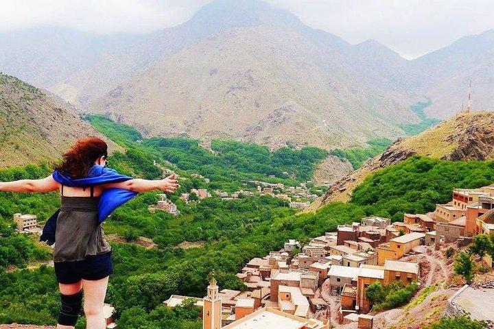 マラケシュのアトラス山脈でのベルベル人の生活体験