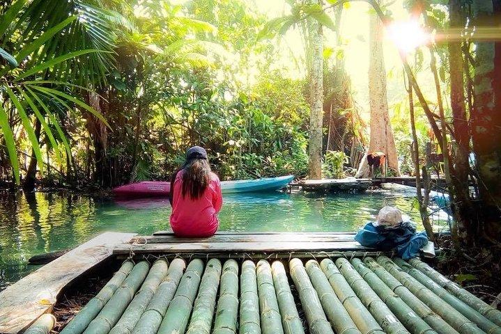 Kajakfahren in der versteckten Süßwasserlagune, unsichtbarer Krabi-Trip