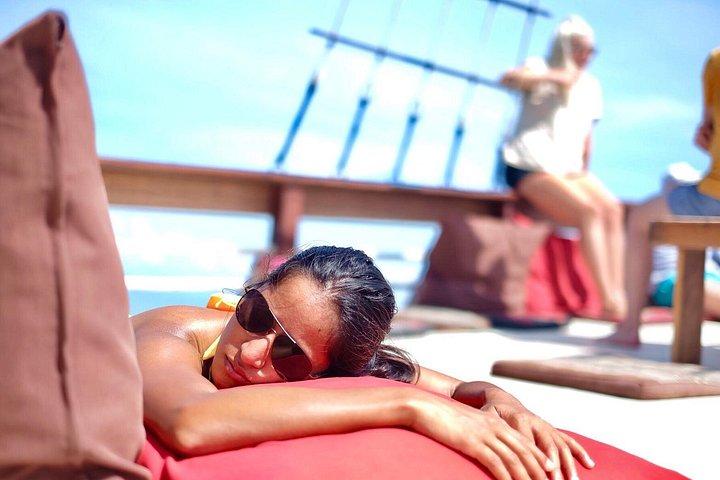 Relaxing Day with Snorkeling - Away From The Crowds