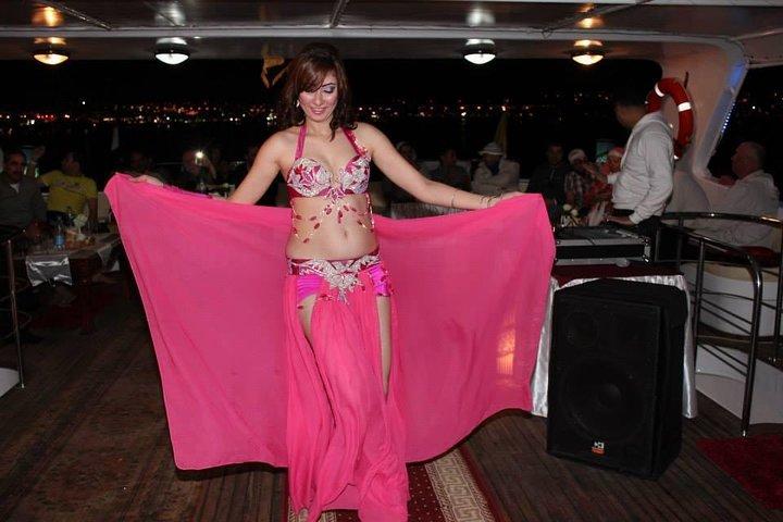Nile Dinner Cruise med Live Show inklusive överföringar
