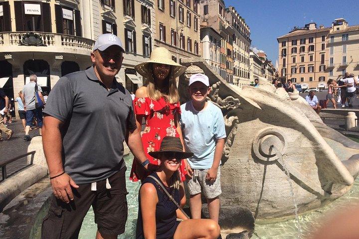 Recorrido privado por lo más destacado de Roma para niños y familias con el Panteón de Trevi