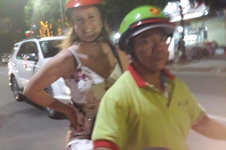 半日ガイド付きフエフィーディーバイクツアー
