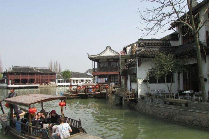 Visite privée de Shanghai à Zhujiajiao Water Town et la plus haute tour