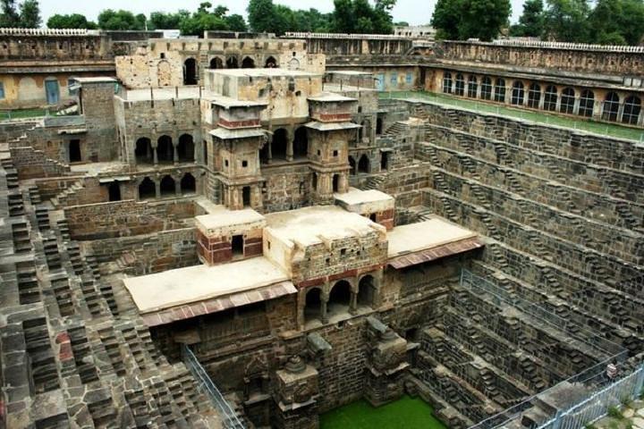 Privat Abhaneri Stepwell Day Tour från Jaipur med Bhangarh, Most Haunted Place