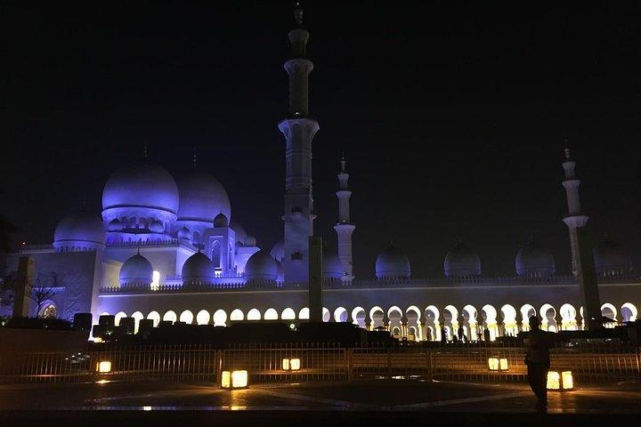 Abu Dhabi-Stadtbesichtigung mit Großer Moschee und Ferrari World ab Dubai