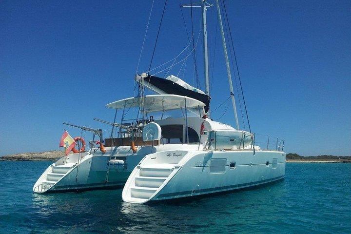 Plage d'Ibiza : sauts de puce en catamaran