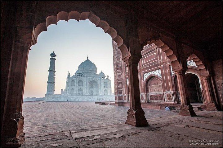 Tagestour durch Taj Mahal & Agra Sightseeing