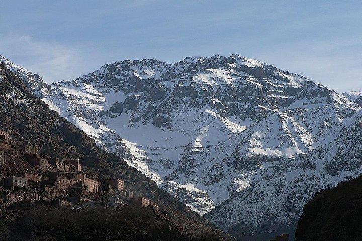 Marrakech a Imlil Valley Tour con pranzo e trekking guidato - All inclusive -