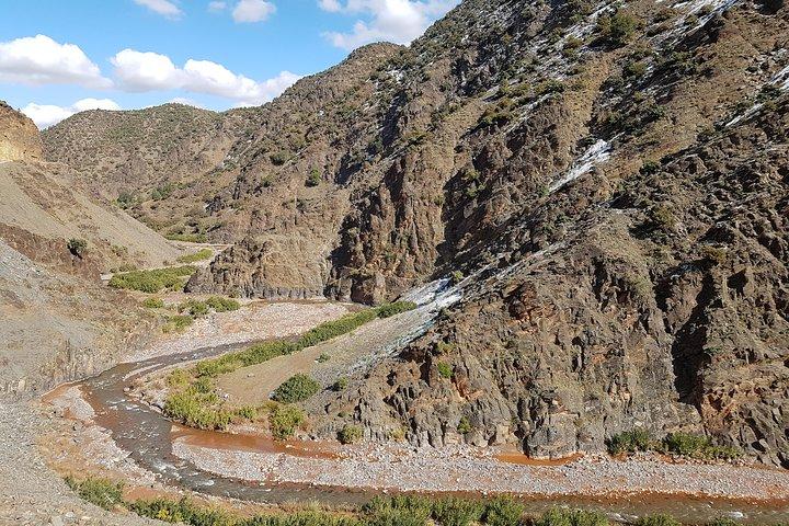 Marrakech a Imlil Valley Tour con pranzo e trekking guidato - All inclusive -