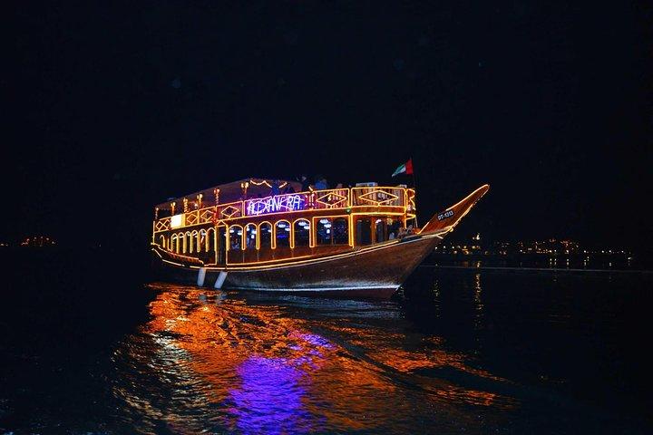 Aften Dhow Middag Cruise i Dubai