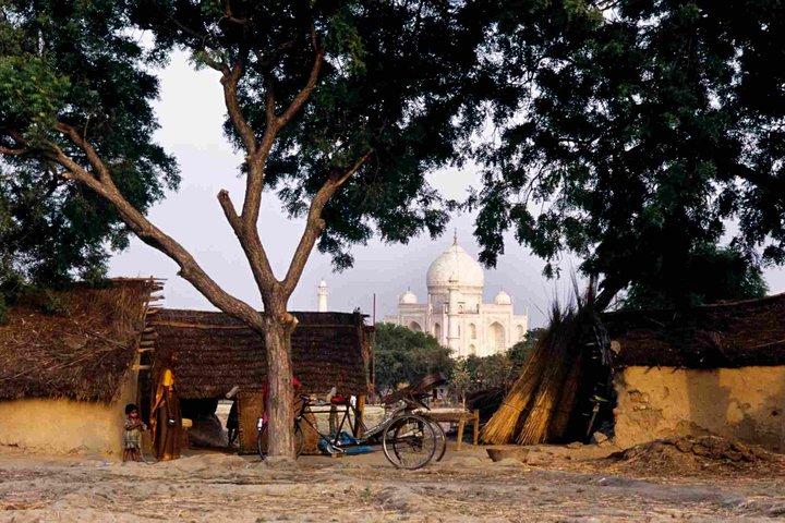 Paseo de la herencia de Mughal en la aldea de Kachhpura alrededor de Taj Mahal