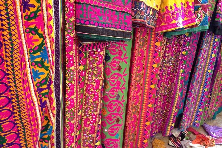 Connaught Place Street shopping & food tour em Delhi