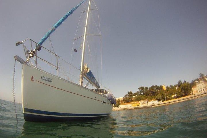 Sail away in Lisbon - Private Boat Tour with lunch