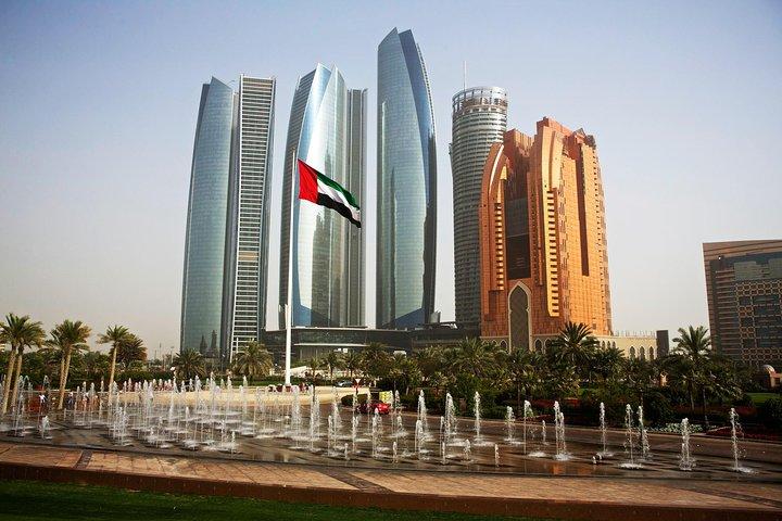 Excursión de un día a Abu Dhabi Grand Mosque y Heritage Village desde Dubai