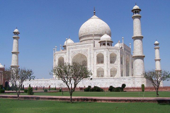 Biglietto d'ingresso Taj Mahal "Skip-the-Line" con guida e auto