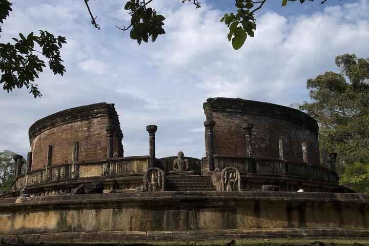 ネゴンボから古代都市ポロンナルワへの日帰り旅行