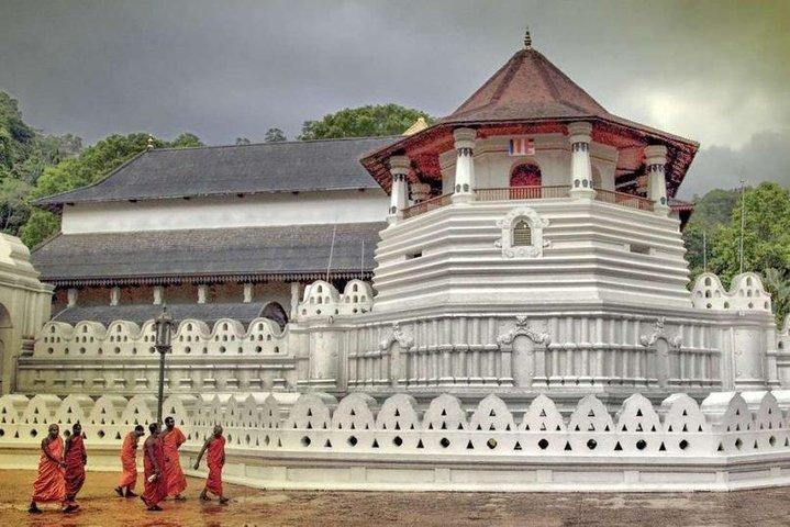 Excursion privée d'une journée à Kandy avec danse culturelle