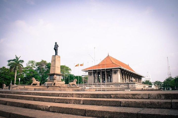 City Tour Curta De Colombo Com Almoço Durante O Trânsito No Aeroporto (BIA)