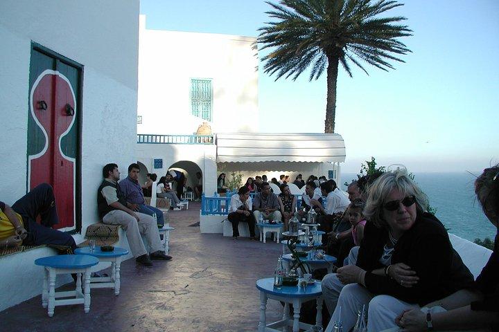 チュニスからのCarthage、Sidi Bou Said、Bardo Museumの全日ツアー