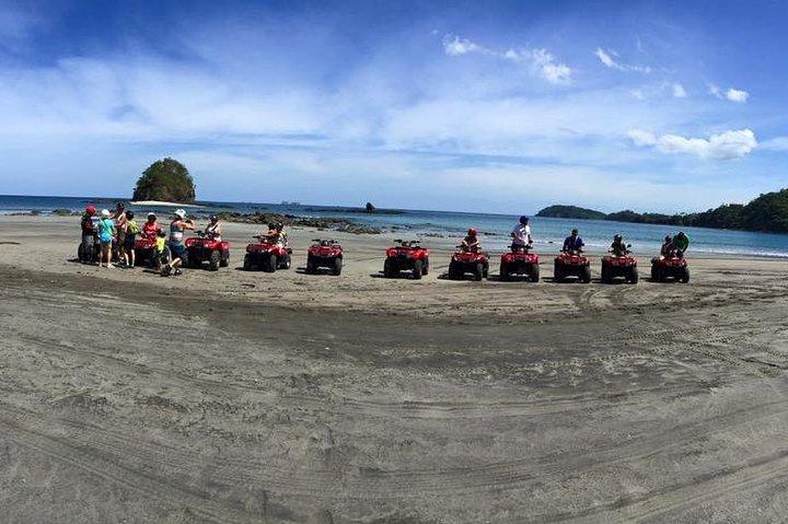 Riu GuanacasteまたはNuevo ColonからのATVマウンテンツアー