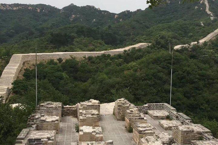 Escursioni sulla Grande Muraglia autentica e meno affollata e tombe di Ming in un giorno