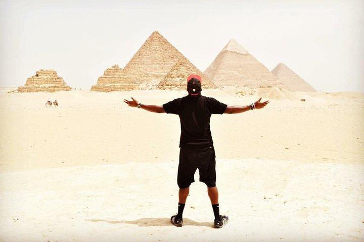 Fahrt vom Flughafen Kairo zu den großen Pyramiden Sphinx Citadel und Old Cairo