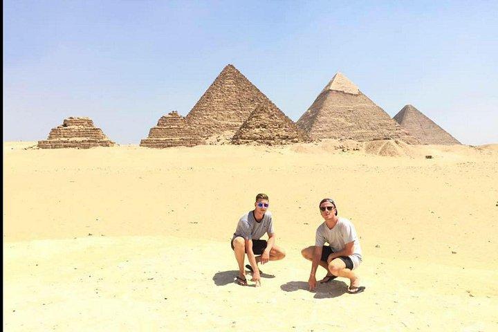 偉大なピラミッドへのガイド付き旅スフィンクス・イスラムとキリスト教徒カイロ