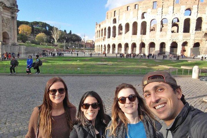 Visita de dia inteiro ao Vaticano Coliseu & Best of Rome por Tommaso
