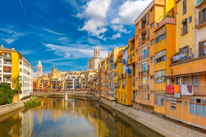 Private Girona Tour Costa Brava & Lunch Experience from Barcelona