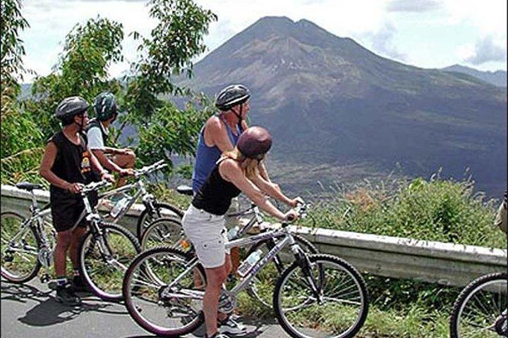 Trip Kintamani-vulkaan downhill fietsen en Goa Gajah-tempel