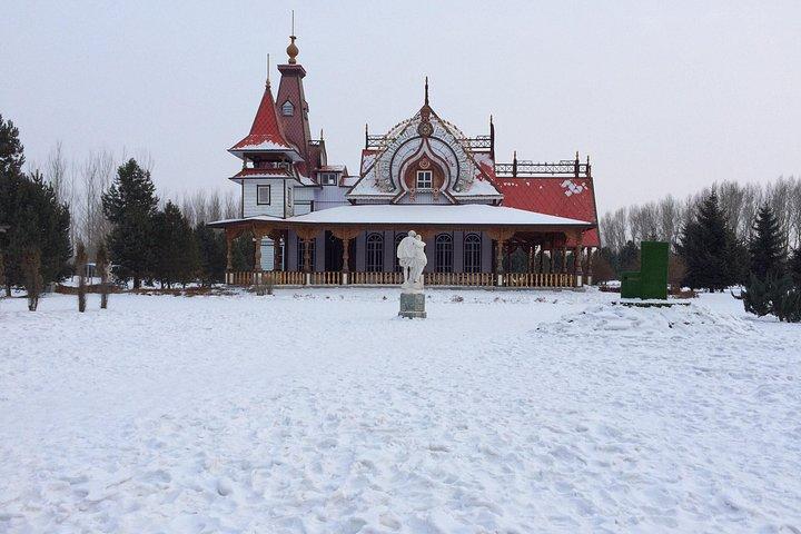ロシアのショーを含むハルビンヴォルガ荘園へのオールインクルーシブプライベートツアー