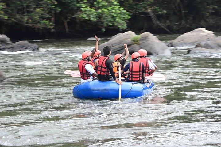 Rafting in acque bianche a Kitulgala da Bentota