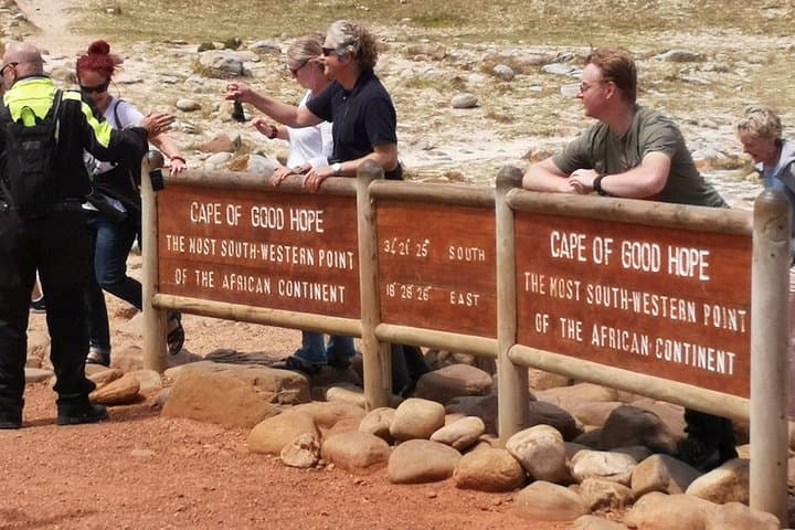 Private Historical Cape Town City and Scenic Drive Tour.