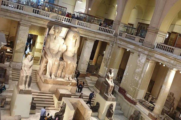 Escale au Caire pyramides de Gizeh, musée égyptien et bazars locaux