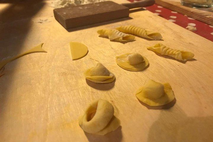 Hände auf italienische Kochkurse