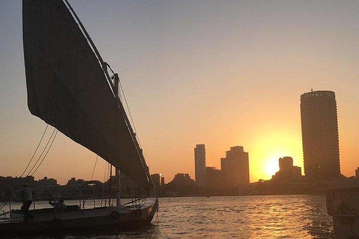 カイロのサイリングボートナイルフェルッカ日帰りツアー60分