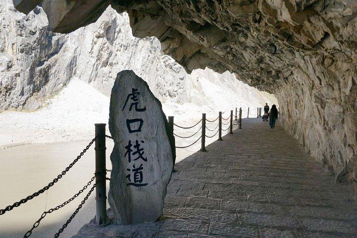 Wunderbare Schlucht Sehenswürdigkeiten und Fotos von Lijiang